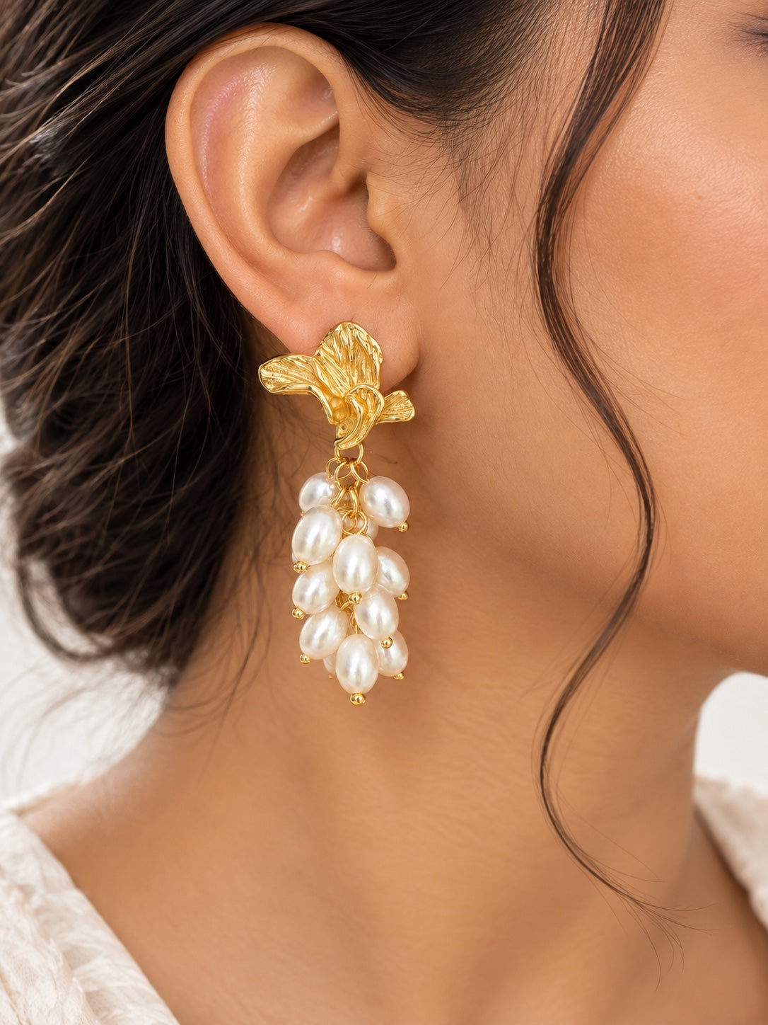 Iris Pearl Earrings