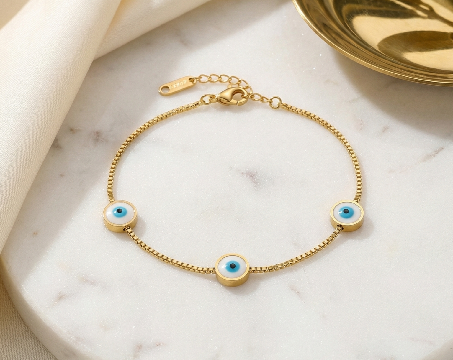 Eyelet Trio