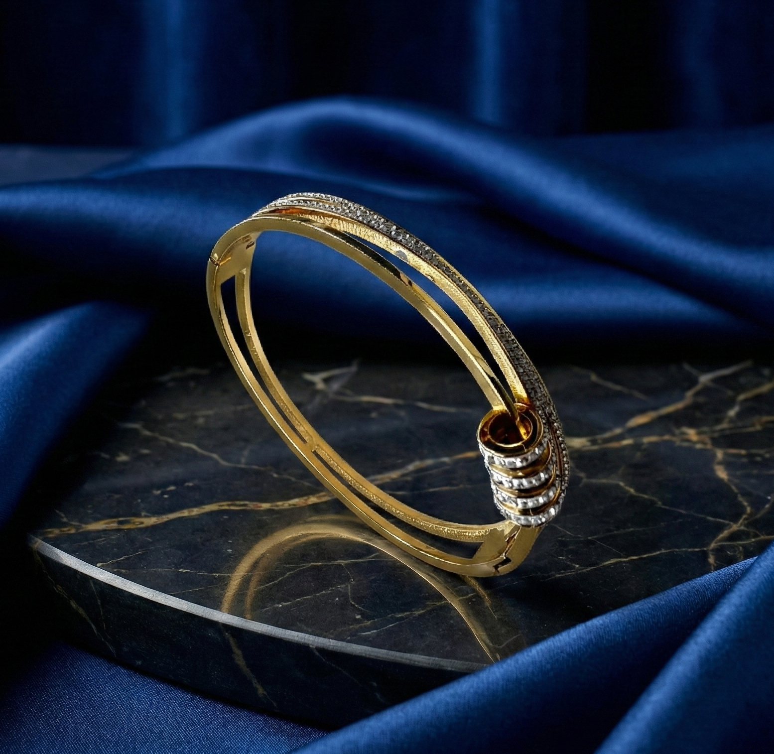 Eterna Spark Cuff