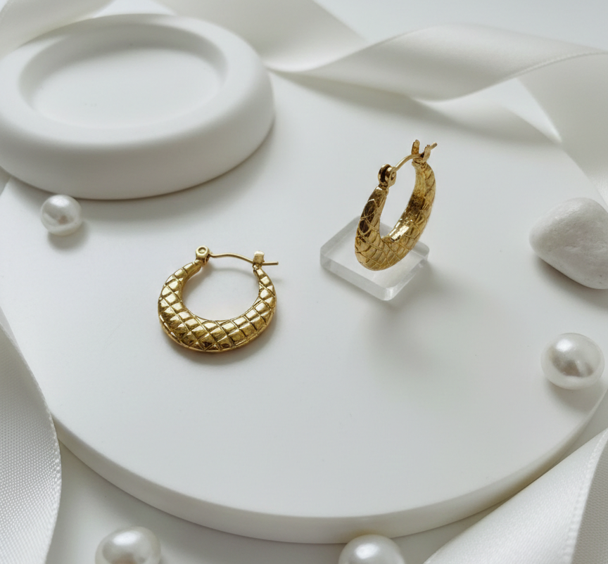 Golden Lattice Hoops