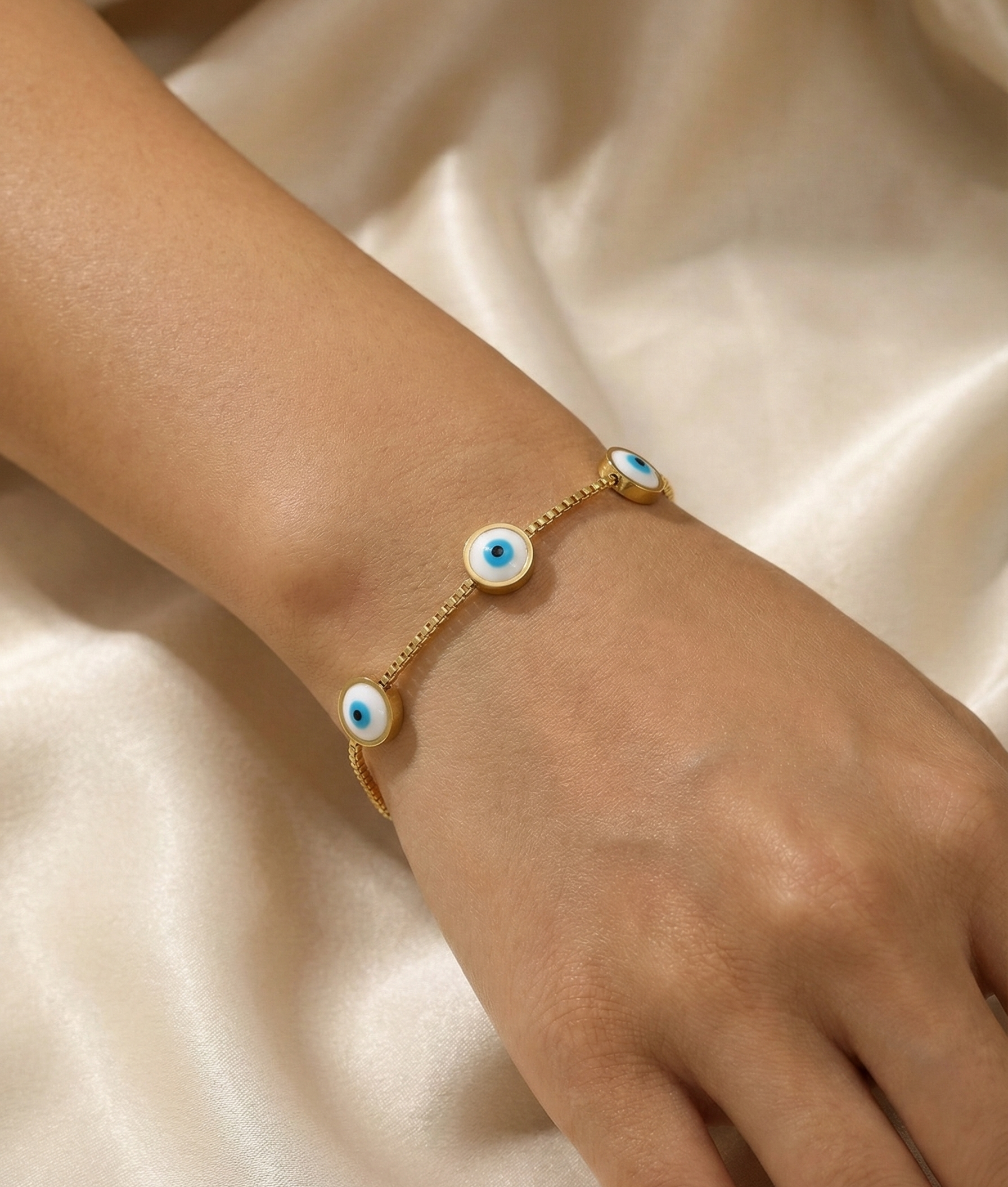 Eyelet Trio